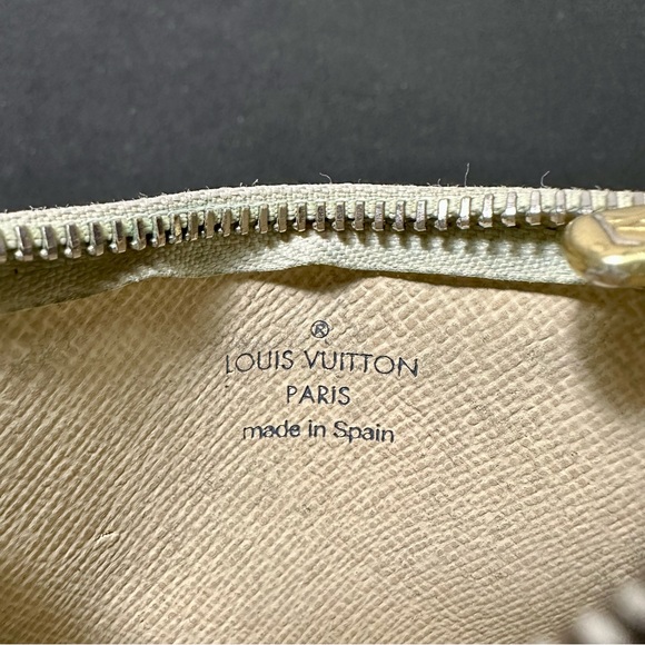 S⭕️LD. LV Key Pouch / Cles - Picture 10 of 14